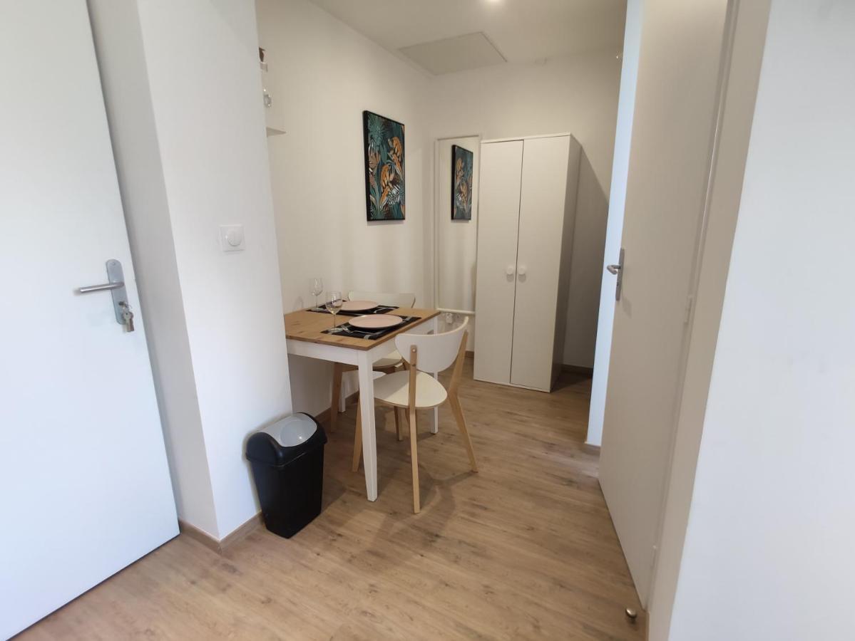 Residence Jehan Froissart Valenciennes Exteriör bild